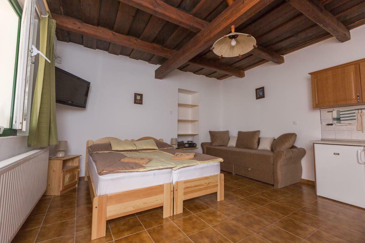 Hotel Gadoros Vendeghaz Egerszalók Zewnętrze zdjęcie